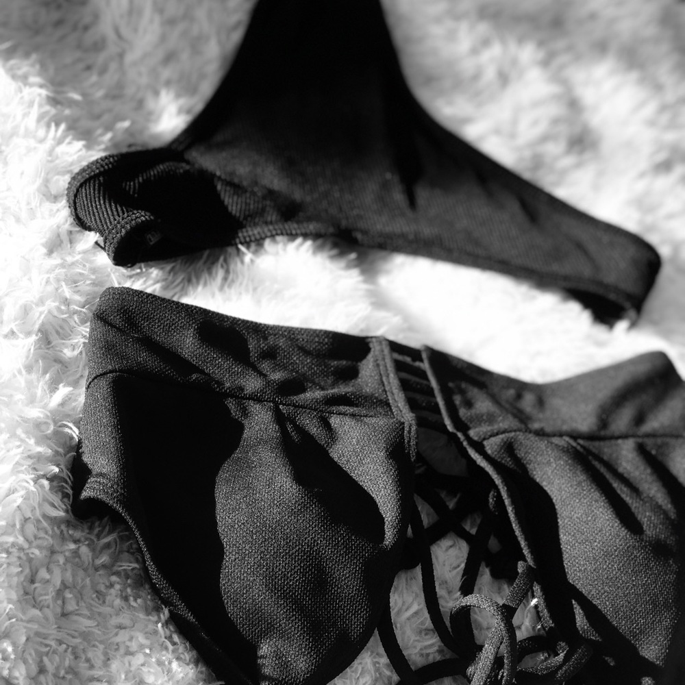 Bathing suits - Picture 5 of 8